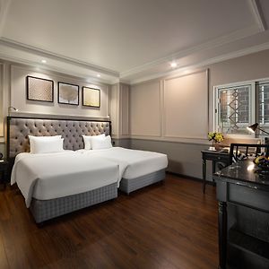 Connecting Room